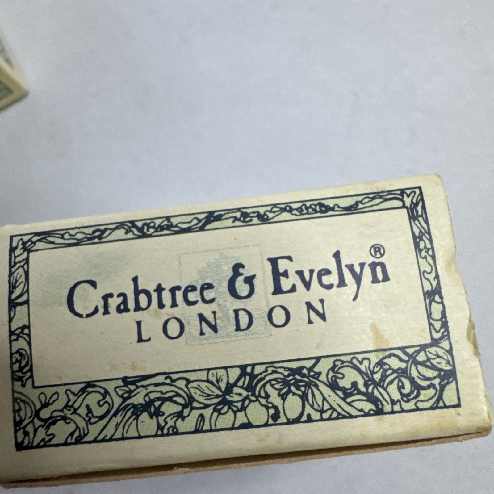 Set of 2 Crabtree Evelyn Jojoba Oil 3.5oz & 0.9oz Seashell Soap Lot Vintage NEW