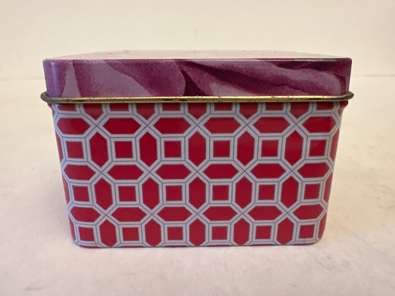 MUSE 5 Oz Wild Lavender Scented Soap Metal Keepsake Tin, Triple Milled~Veg Based