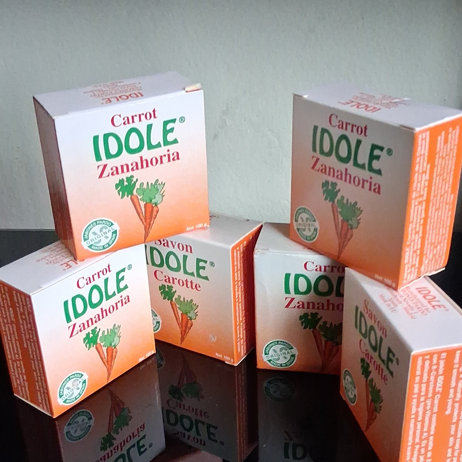 Idole Carrot Zanahoria Body Bar Soap Carrot Scent 100 g Orange Rectangular