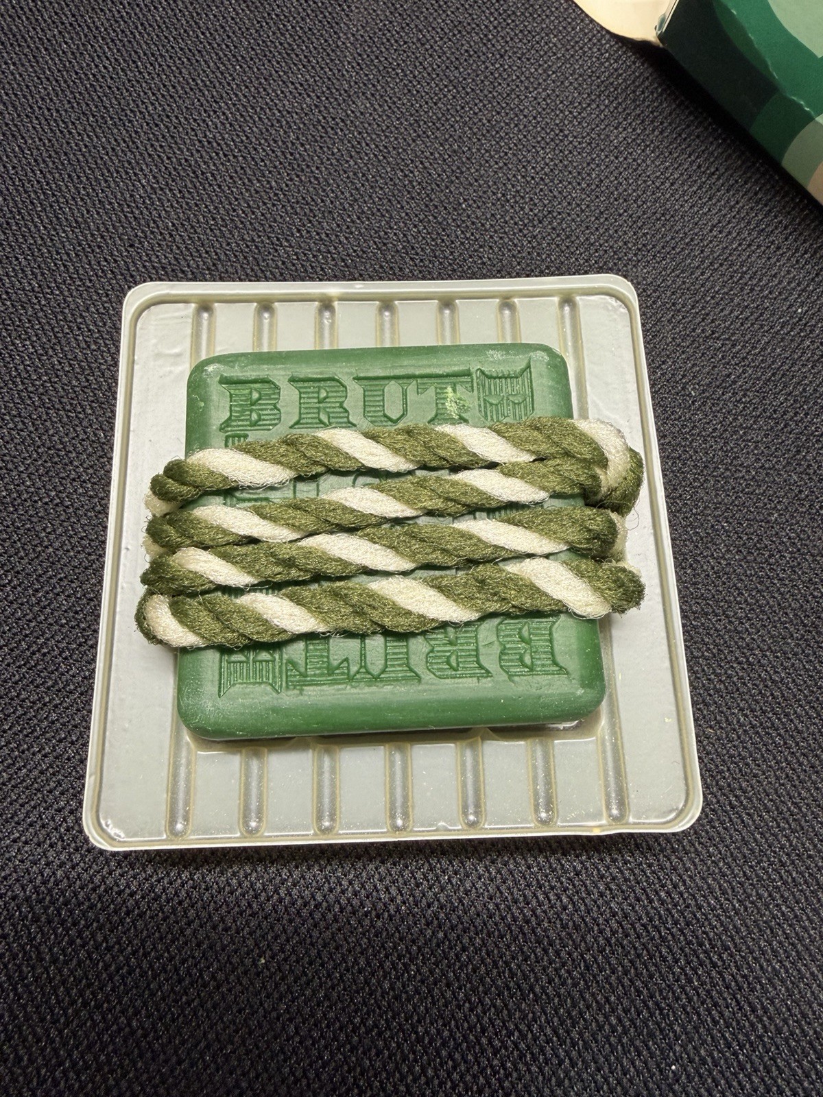 Vtg FABERGE BRUT 33 Soap On A Rope 5 Oz & Brut 33 French Milled Soap Ball 3.25oz
