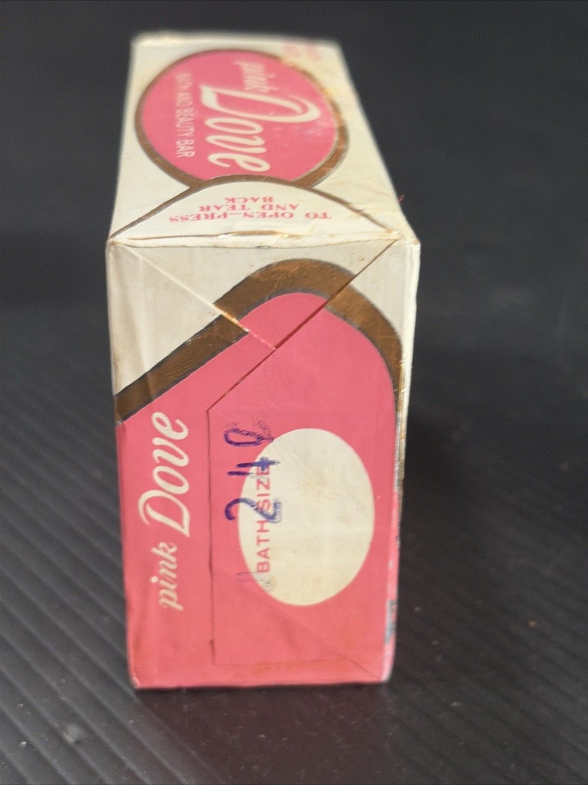 2 Vtg Dove Pink Bars Soap 4.75 Oz Bath Size & 1 Dove White 3.65 Oz