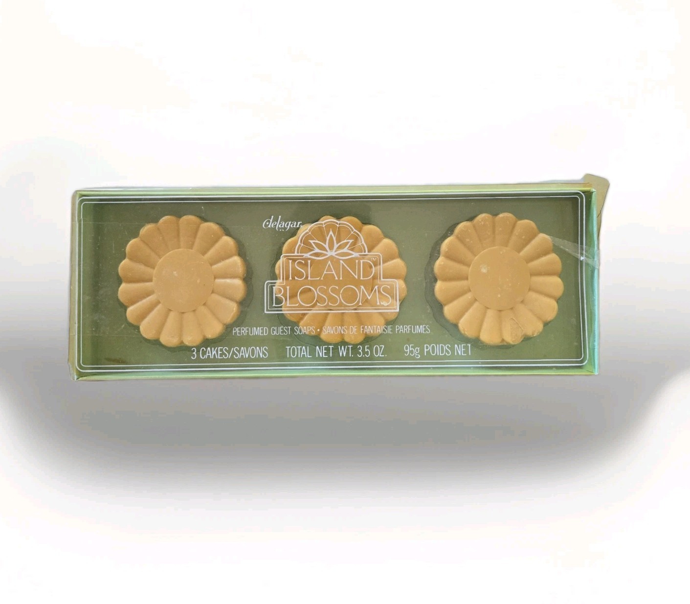 Vintage Delegar Perfumed Guest Soaps Island Blossoms Flower Shape Daisy