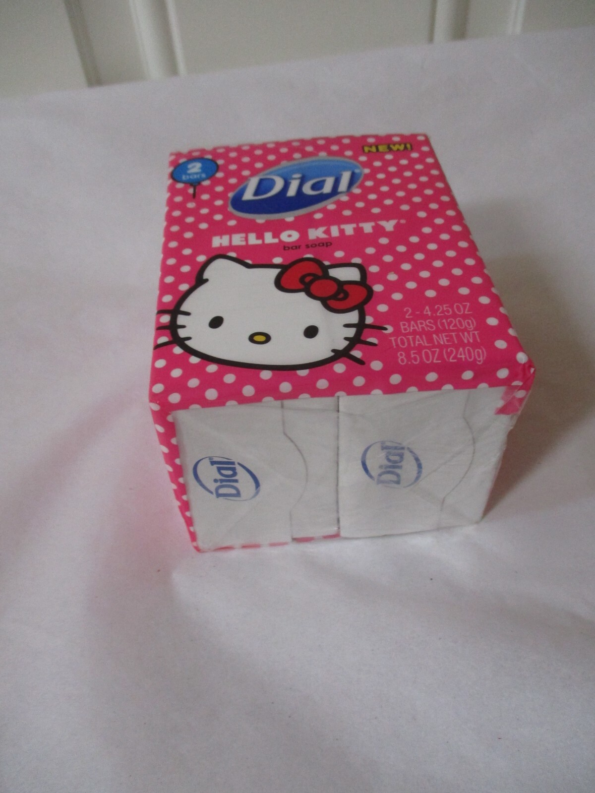 NEW DIAL HELLO KITTY BAR SOAP 2 BARS IN SEALED PACKAGE PINK DOTS KITTY VERY CUTE