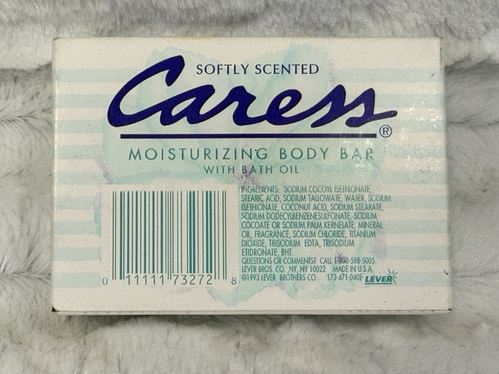 Caress White Softly Scented Moisturizing Body Bar Soap Vintage 1993 Prop