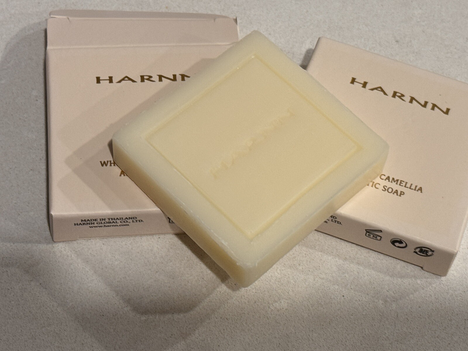 2 Harnn Natural Face Body Soap WHITE TEA & CAMELLIA AROMATIC 30g Each Thailand