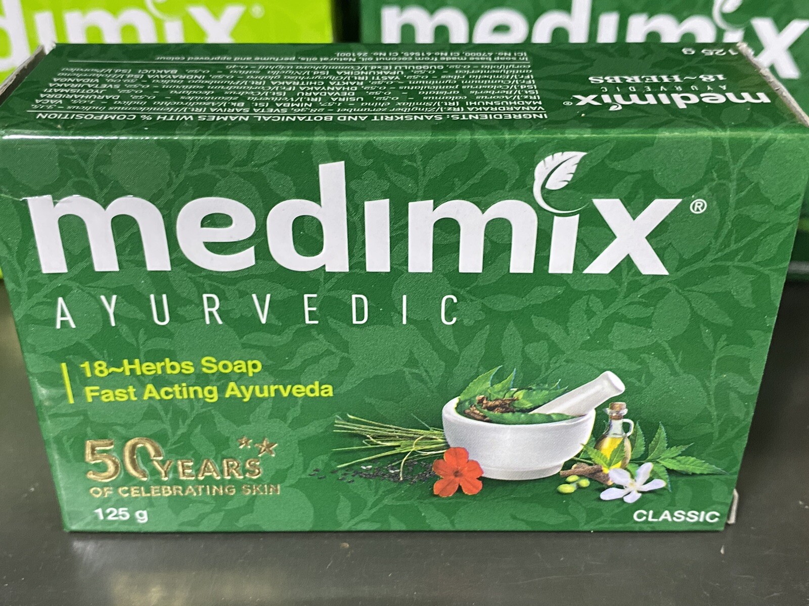 Medimix Ayurvedic 18 Herb With Natural Oils Everyday Skin Protection – 125grams