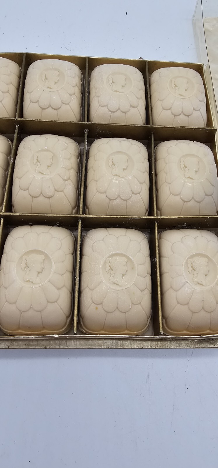 Vintage Savon Marly Decorative Guest Soaps 12 Bars Box Set NOS