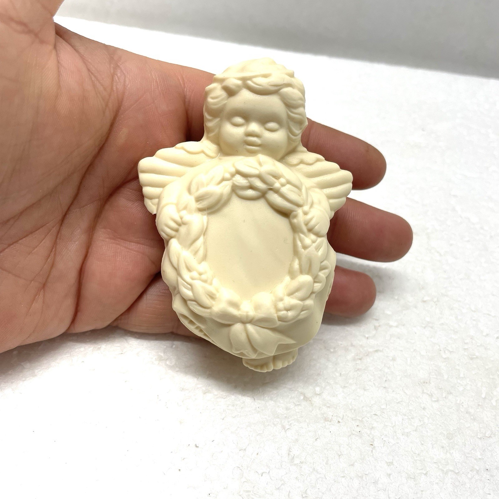 Angel Shaped Soap 2 oz Cherubs Ivory Perfumed Vintage Avon Vanilla Soft Musk