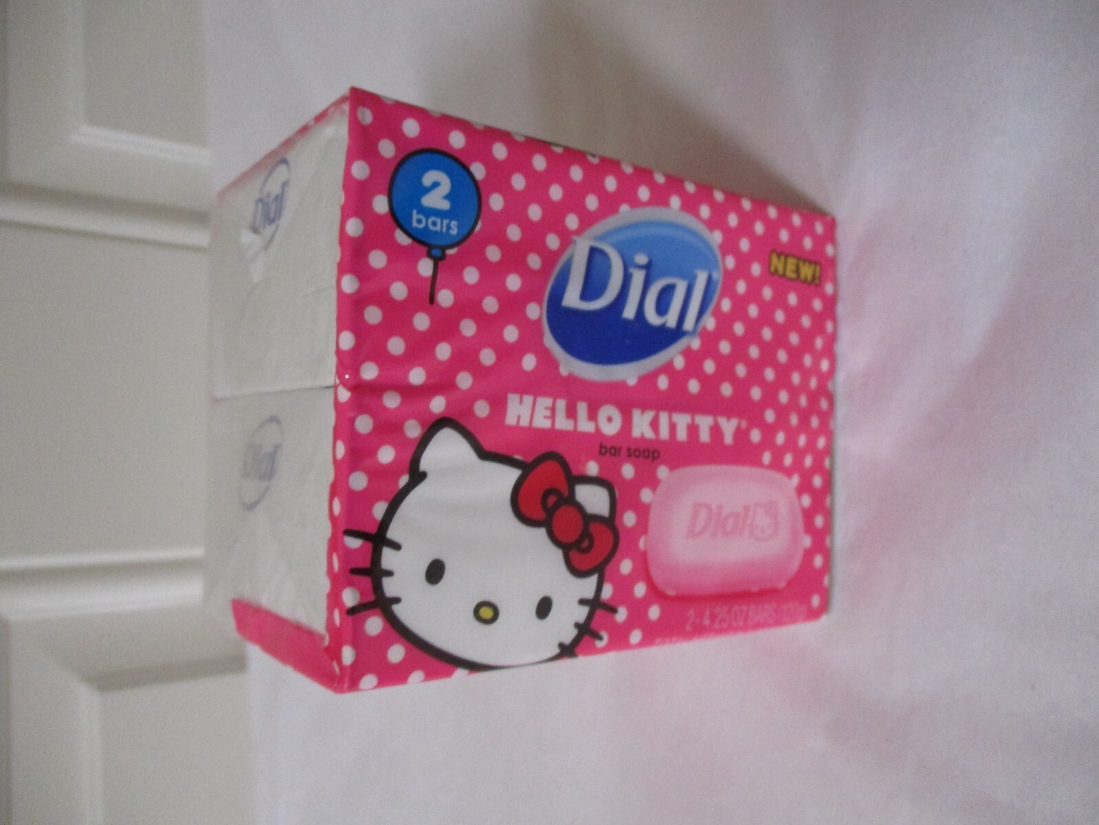 NEW DIAL HELLO KITTY BAR SOAP 2 BARS IN SEALED PACKAGE PINK DOTS KITTY VERY CUTE