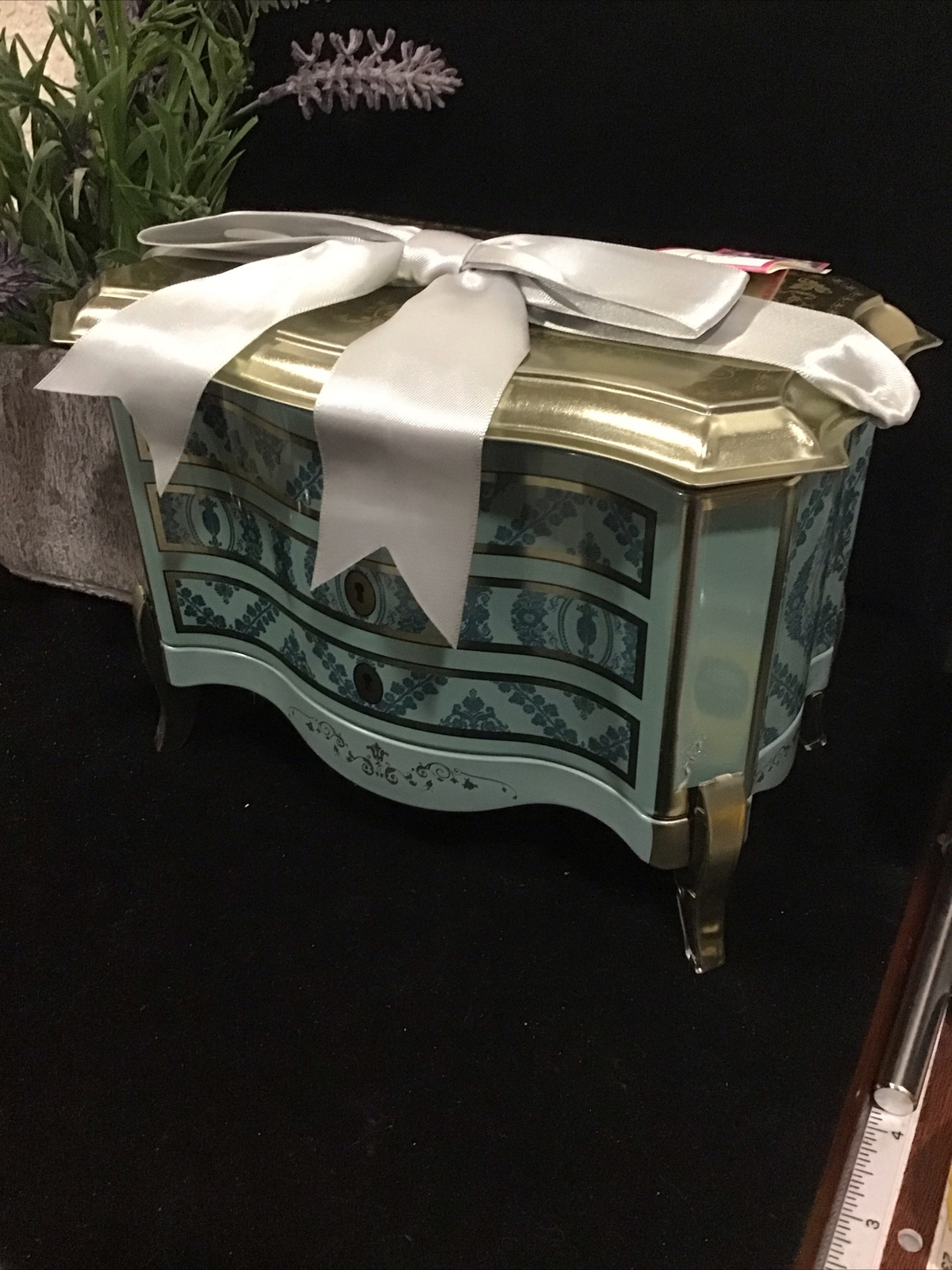 Metal Tin Box With Perfumed Soap By Seda France, Unique Gift . Selling Inventory