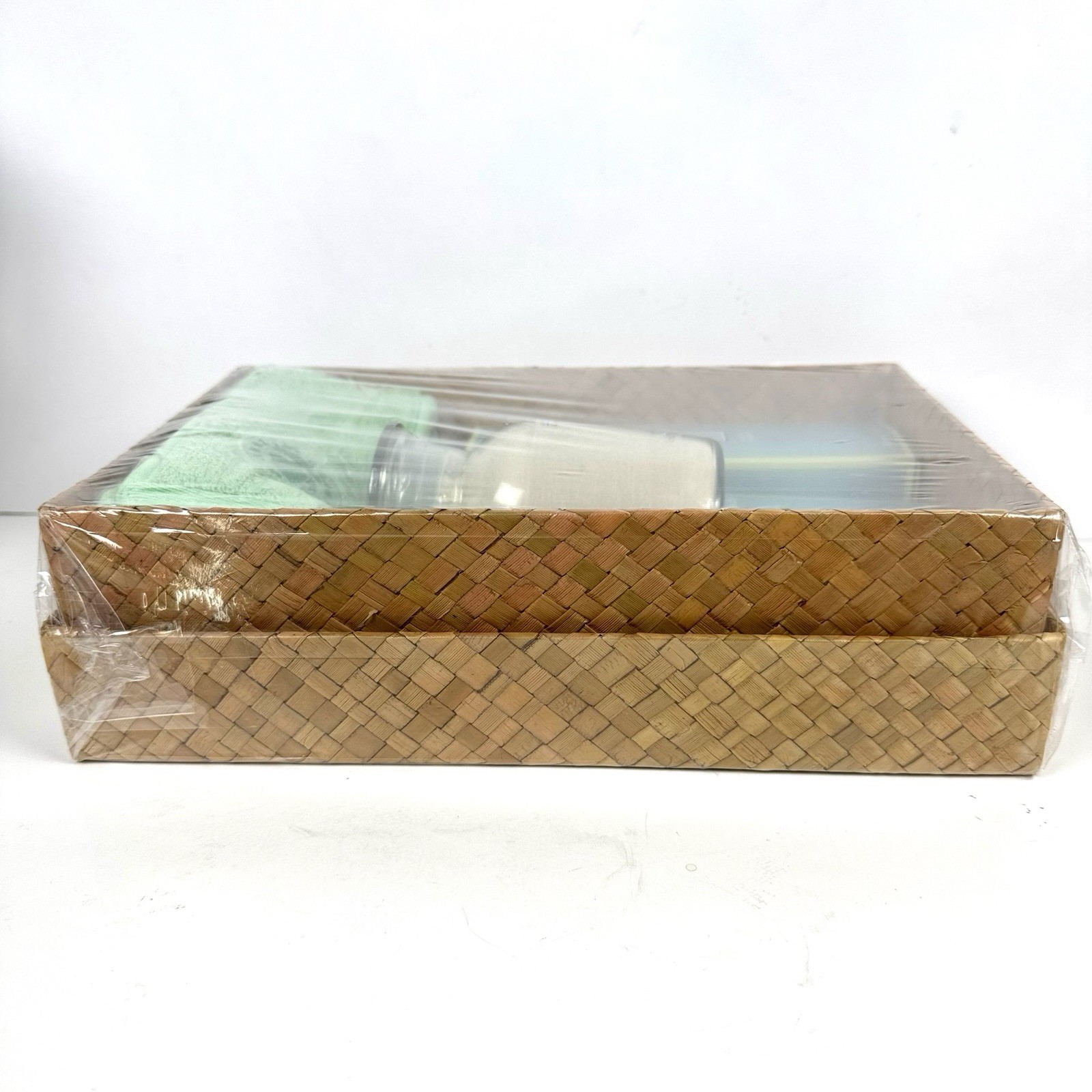 Crabtree & Evelyn Cayman Winds Gift Set Body Toner Soap Bath Sands Towel