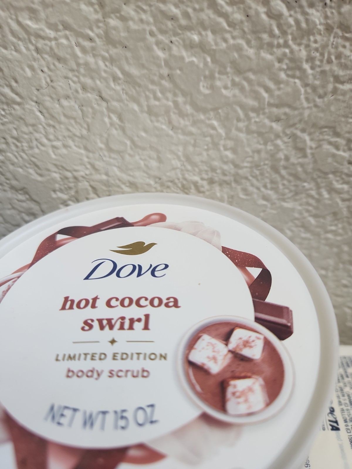 18 pack Dove Hot Cocoa Swirl Limited Edition 16 Bar Soaps & 2 Body Scrubs. New