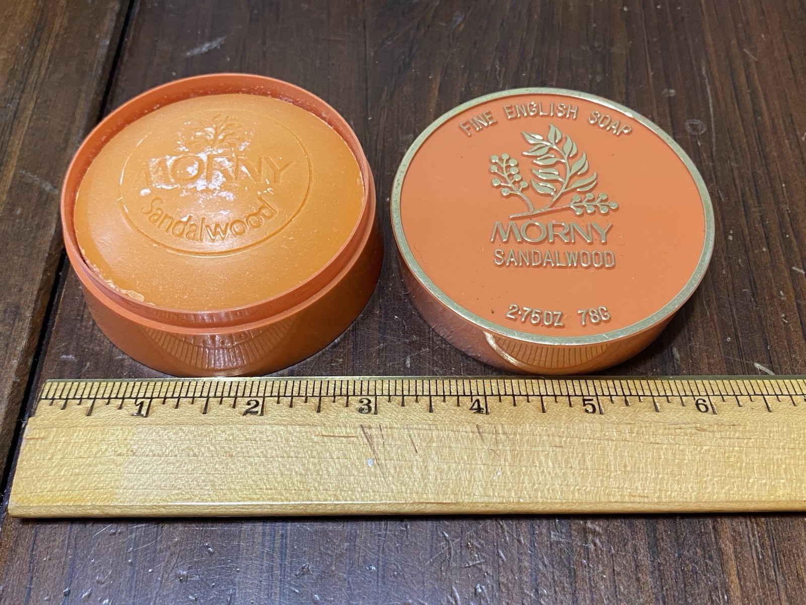 Morny Sandalwood Fine English Soap 2.75 oz(78g) 1 Bar & Plastic Container