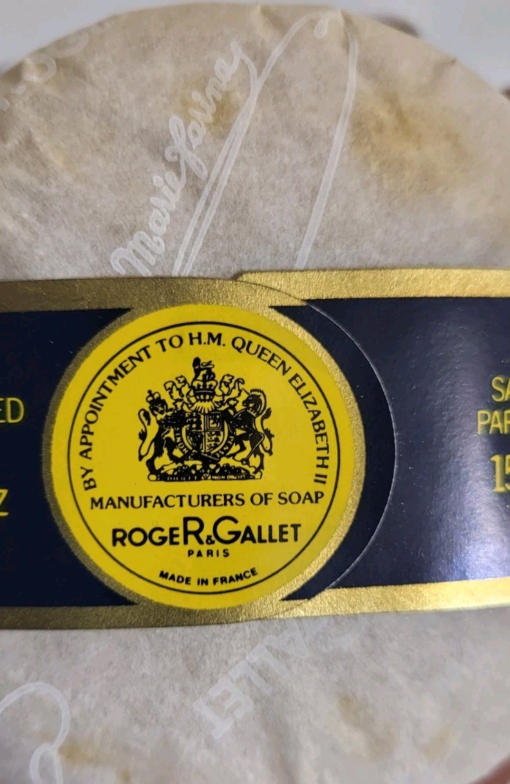 VTG Roger and Gallet Paris Perfumed Bois De Santa Sandal Wood Soap 3.5 oz NOS