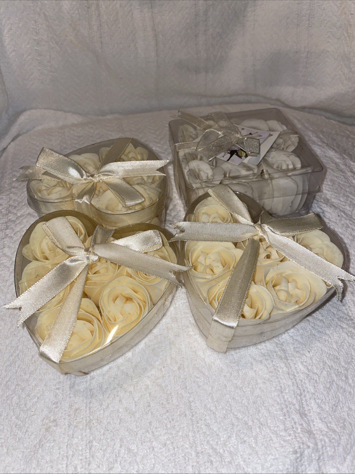 Lot of 4 New Packages Rose Flower Petal Scented Soaps Red + White