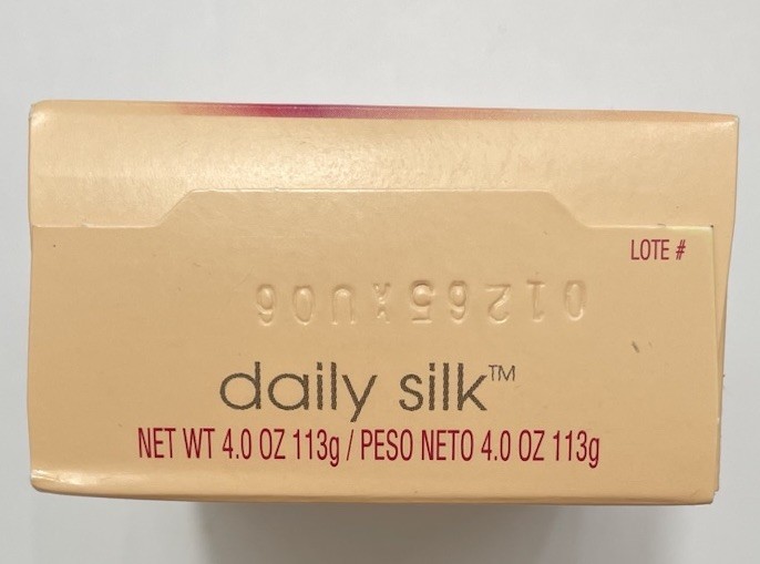 Caress Daily Silk Bar Soap White Peach and Orange Blossom Scent 3.75 oz Lot Of 2