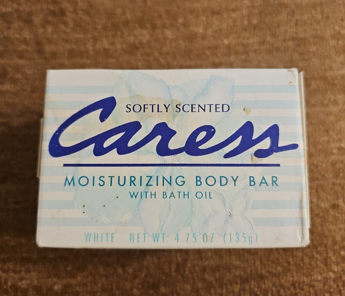 VTG 1995 Caress Moisturizing Body Bar With Bath Oil Original 2 Soap Bars