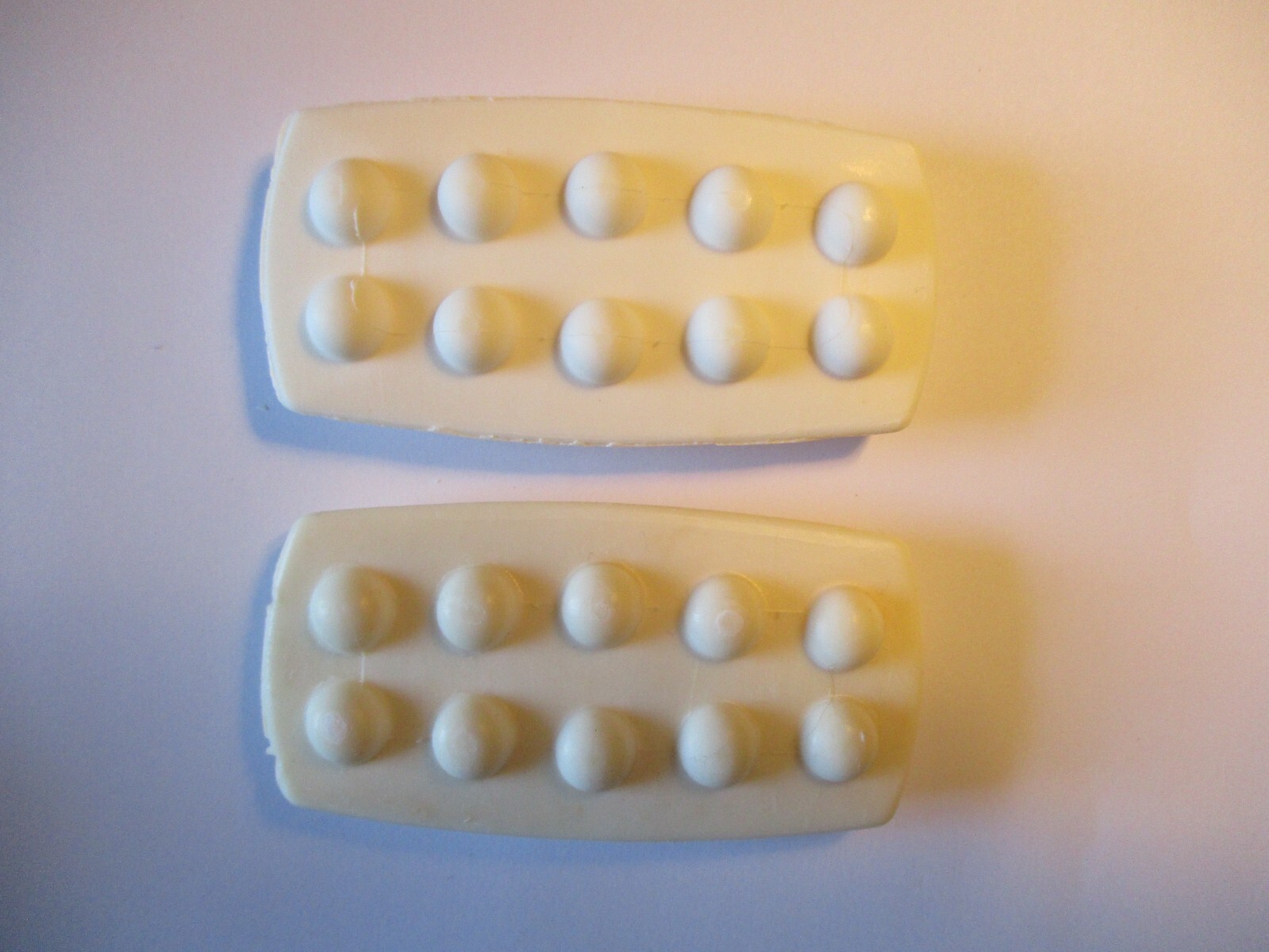 Two Bars Neutrogena French Milled Bath Soap 1.2 Oz. Each New in Box Unused