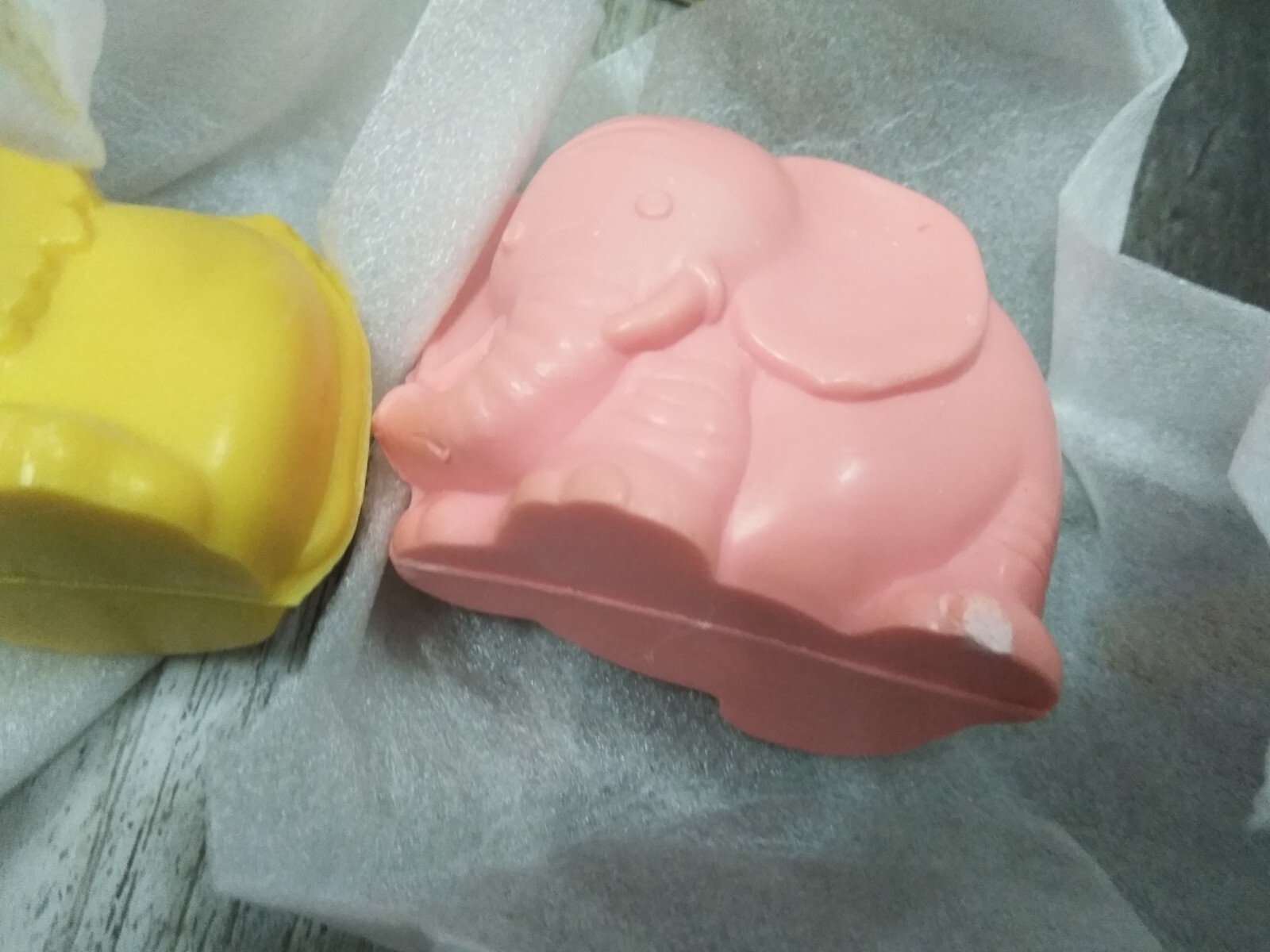 VTG. Provender animal beauty Soap 2.75 oz EA (2PK) ELEPHANT & LION (NIB) JAPAN