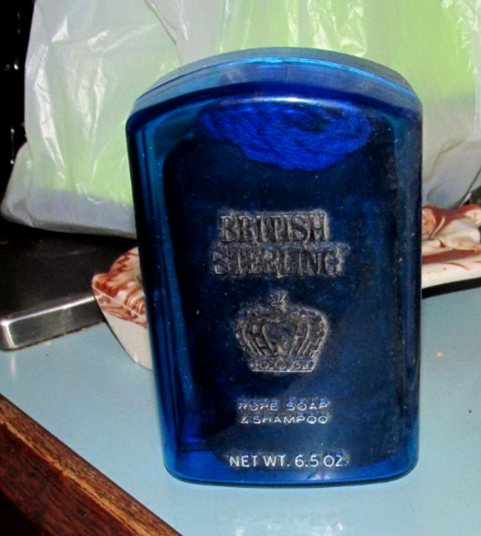 BRITISH STERLING 6.5 oz SOAP ON A ROPE – IN PLASTIC CASE NEW(unused)
