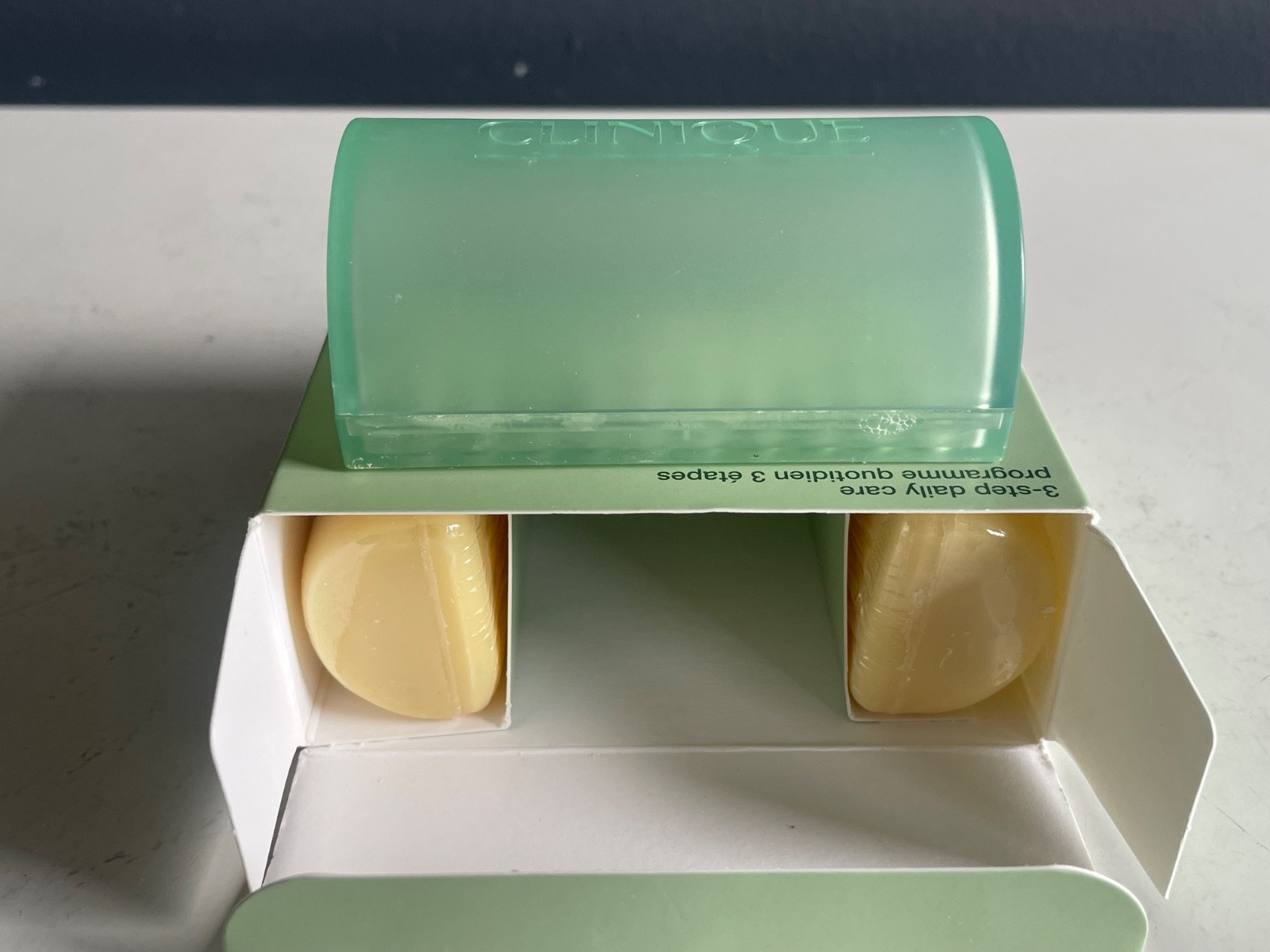 Clinique Three Little Soaps Mild Set 2 Facial Soap Bars + Travel Soap Dish 150g