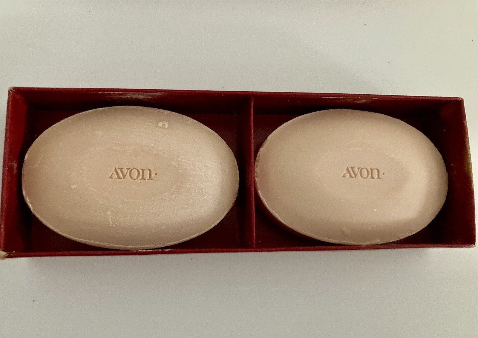 Avon 1876 Winterscapes Fragranced two 3 oz. Bar Soaps Currier & Ives vtg in box