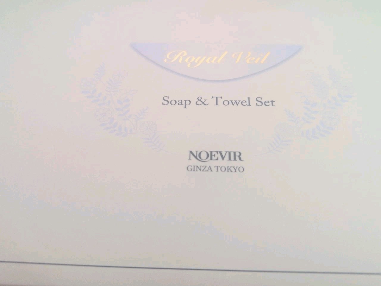 Noevir Royal Veil Soap + Towel Set Four Bar Soaps 2.8 Oz 80 G Each Total 11.2 oz