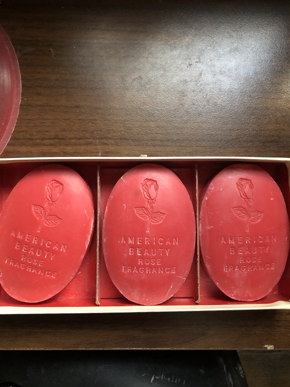 Vintage American Beauty Rose Toilet Soap Gift Set 3 Cakes-New
