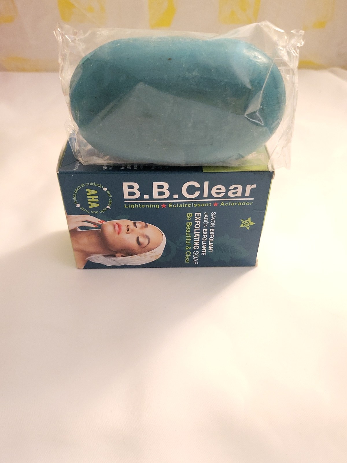 EXFOLIATING SOAP BE BEATIGUL & CLEAR. AHA