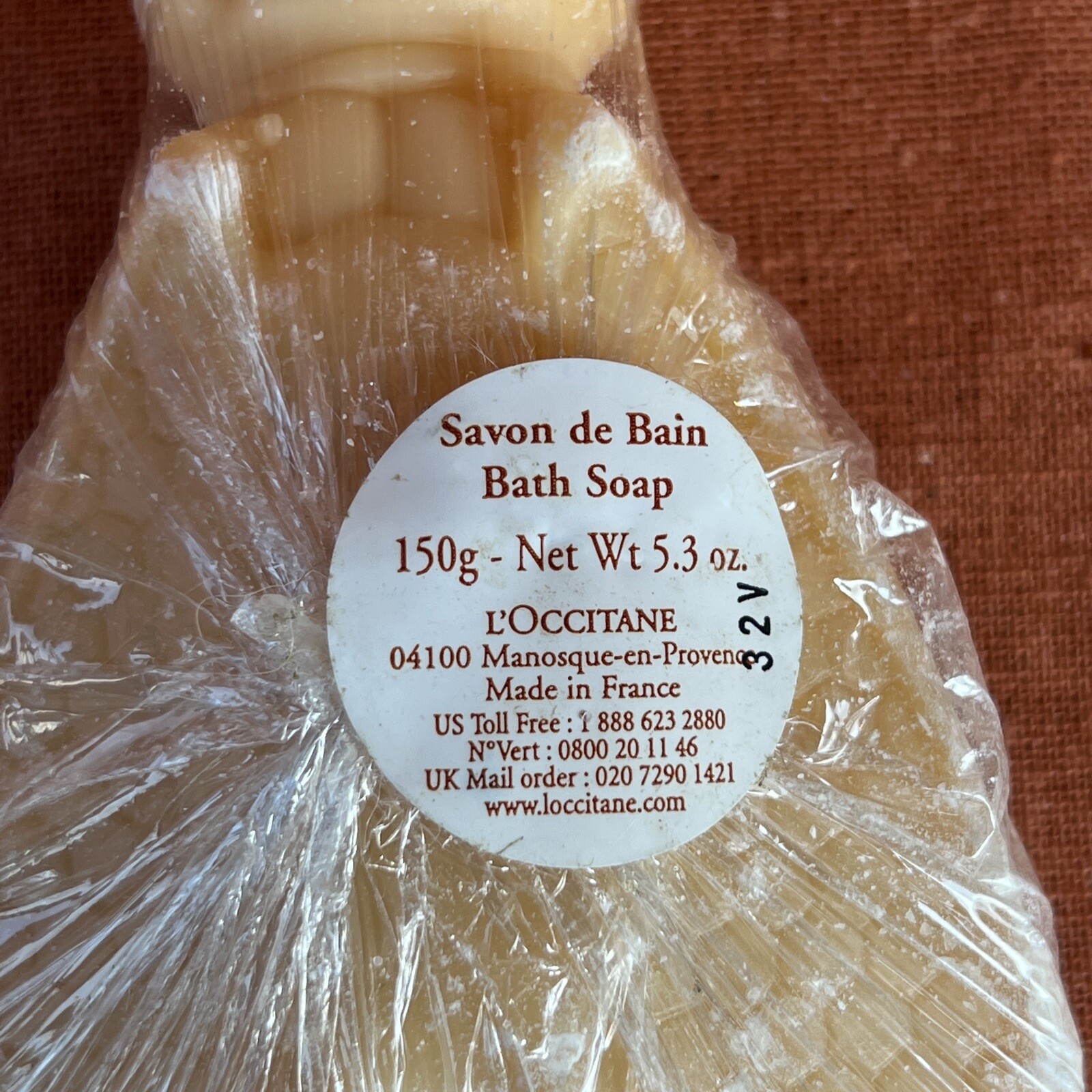 NEW L’Occitane Honey Bee Soap 5.3 oz ~Manosque en Provence Shape Yellow