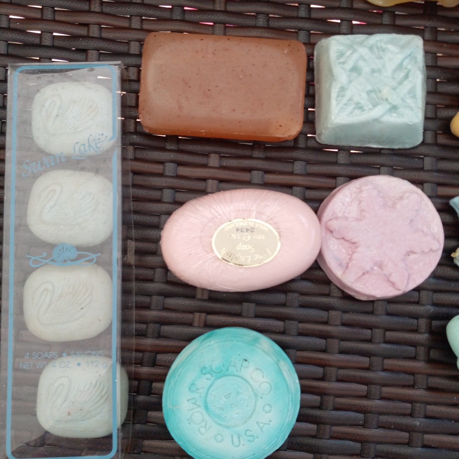 27 pc Mixed Lot Vintage Soap Bars Olay, Safeguard, Shower Splash, Butterfly,Bird
