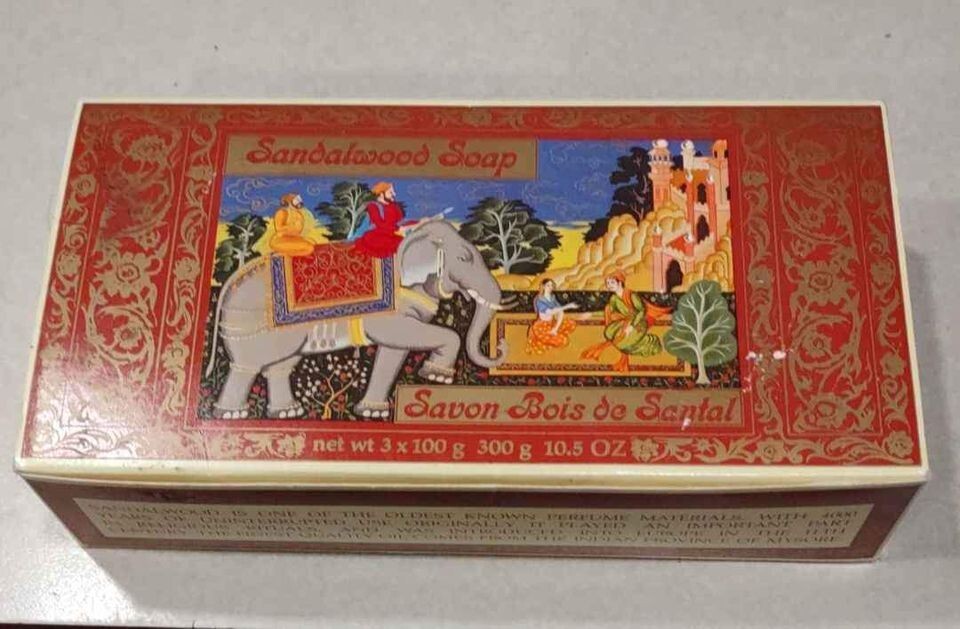 Crabtree and Evelyn Sandalwood Soap Set of three boxed bars 3.5oz each very rare