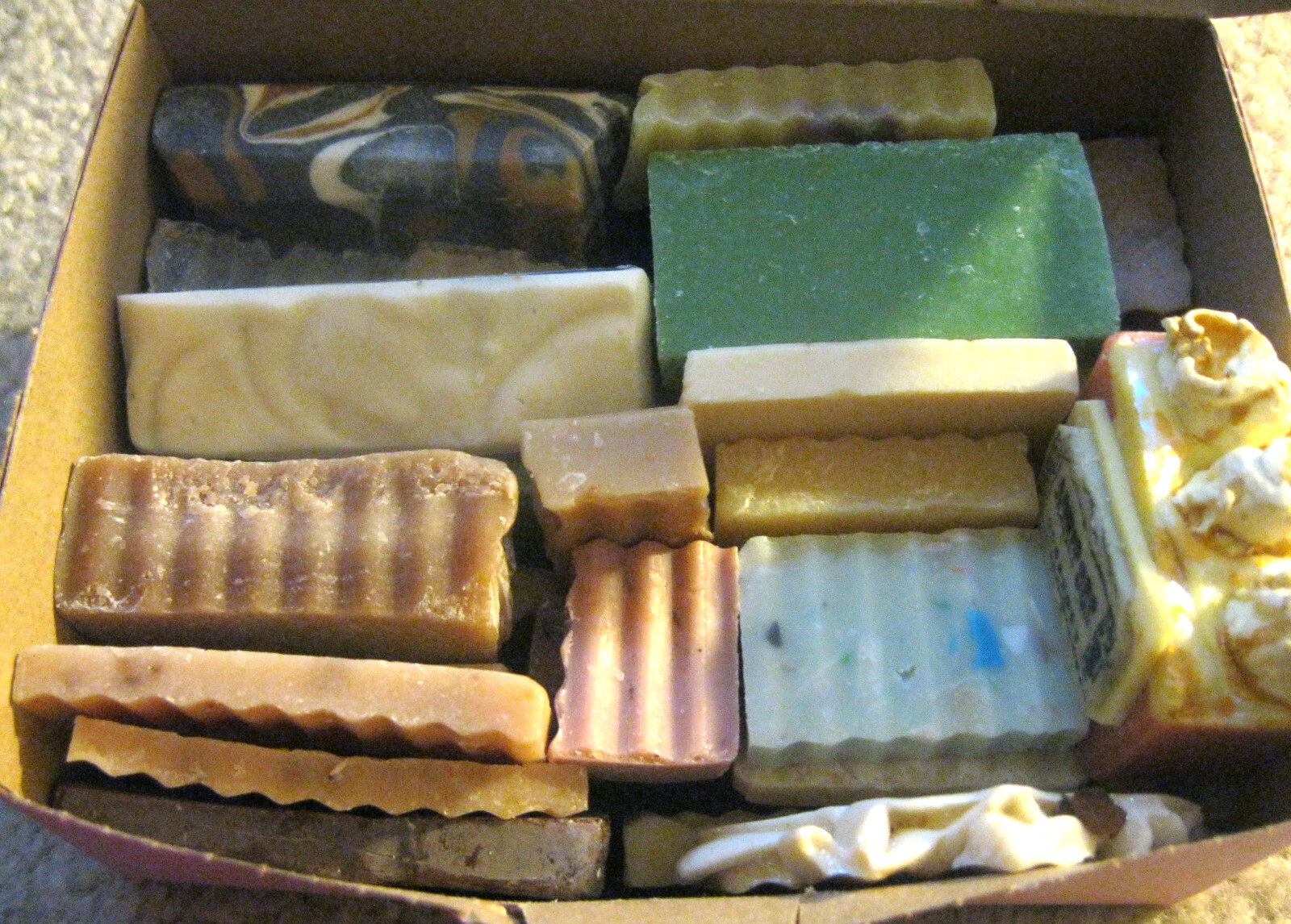 All Natural 2.5 lb. Men’s Assorted Soap Cuts in Gift Box, Hand/Face/Body – NEW!