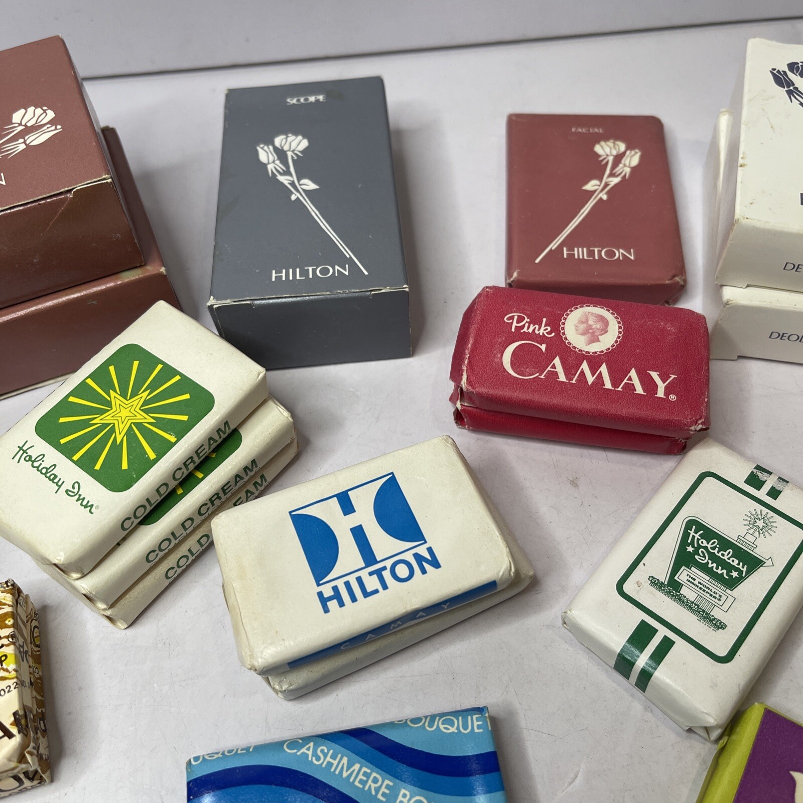 Lot of 28 Miscellaneous HOTEL SOAP BARS Travel Various Types – Brands – + Extras