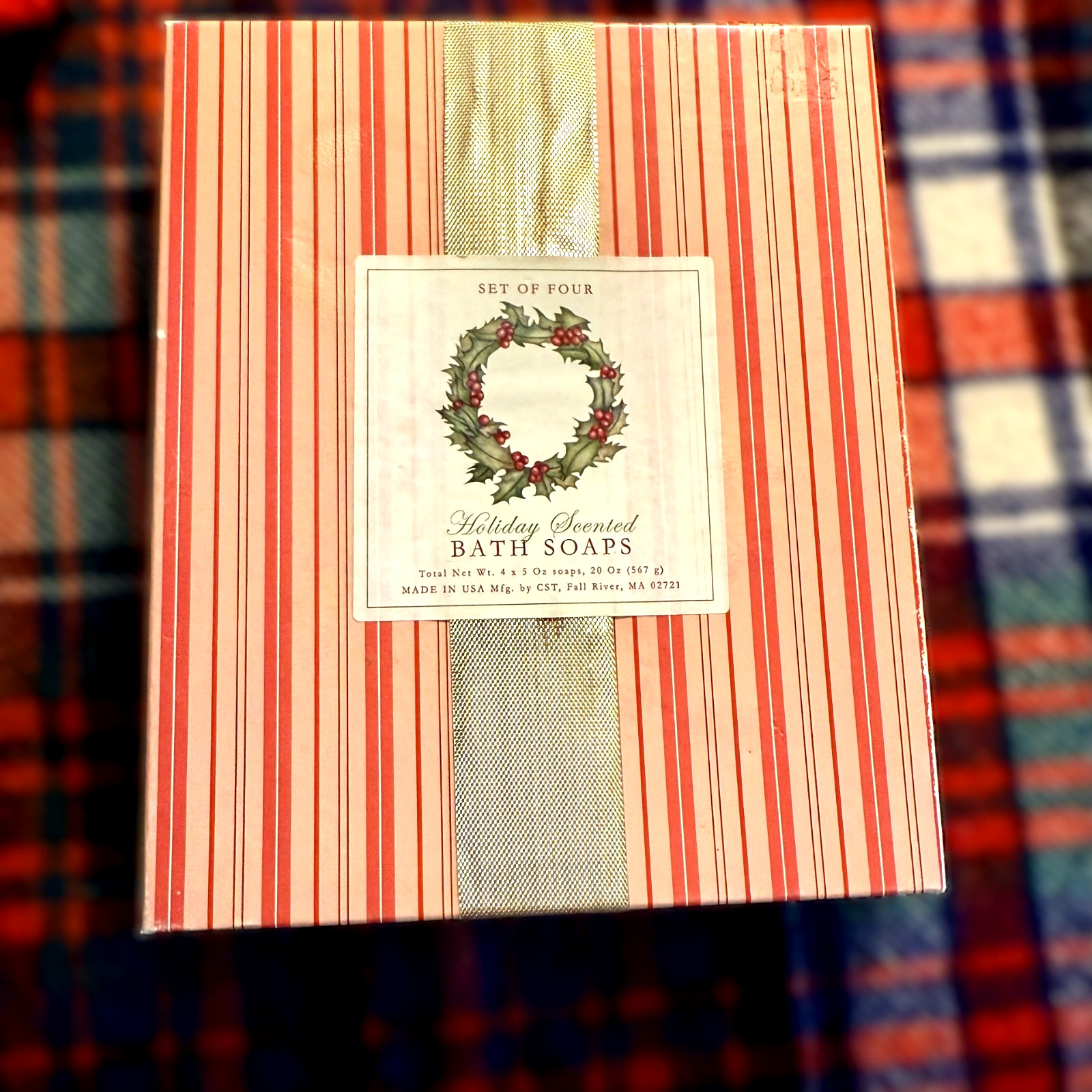Bath Bar Soap Decorative Christmas Red 4 Vtg Holiday Scent CST Toiletries Oval