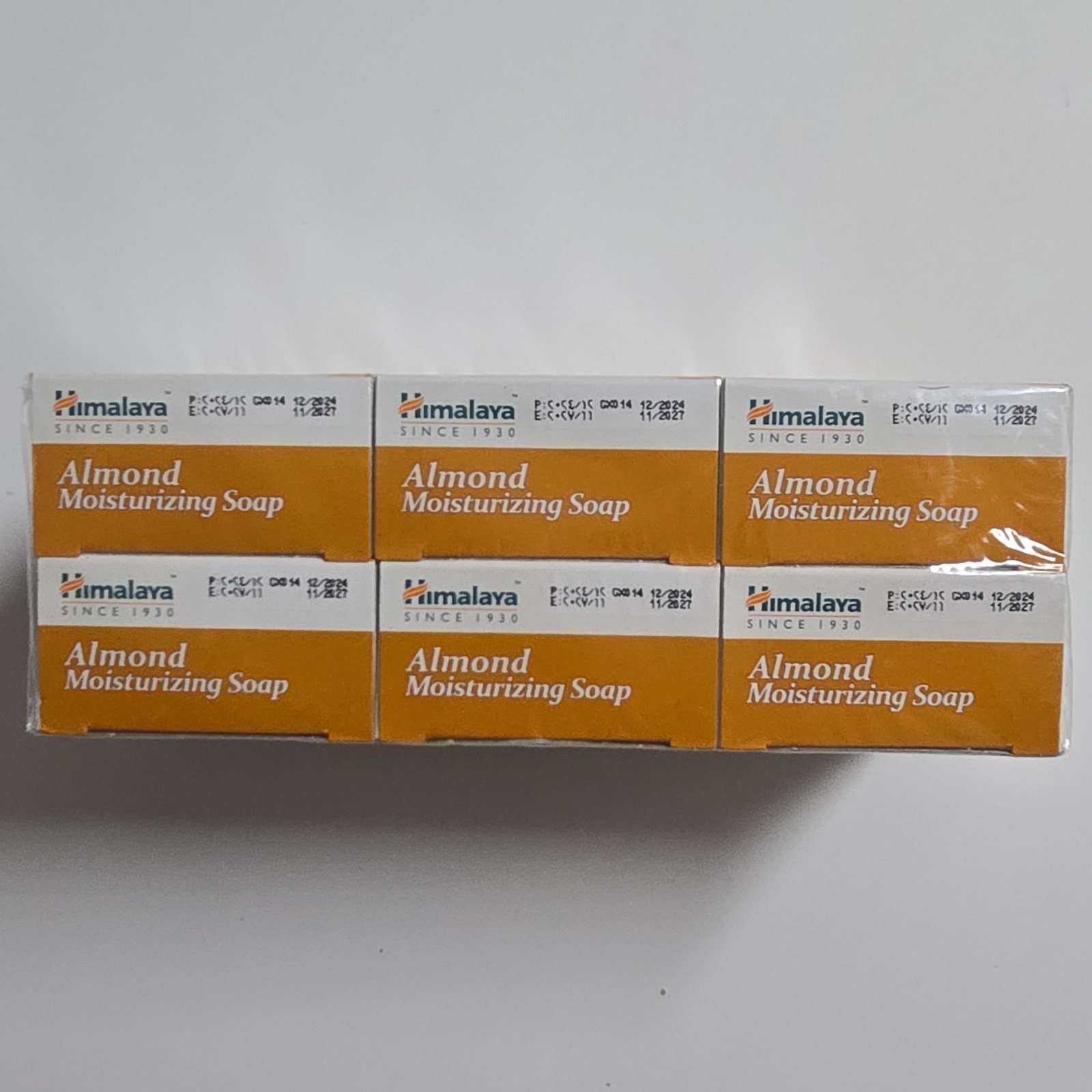 Himalaya Almond Oil Moisturizing Soap for Body & Face, Dry Skin, 125g 6 bars