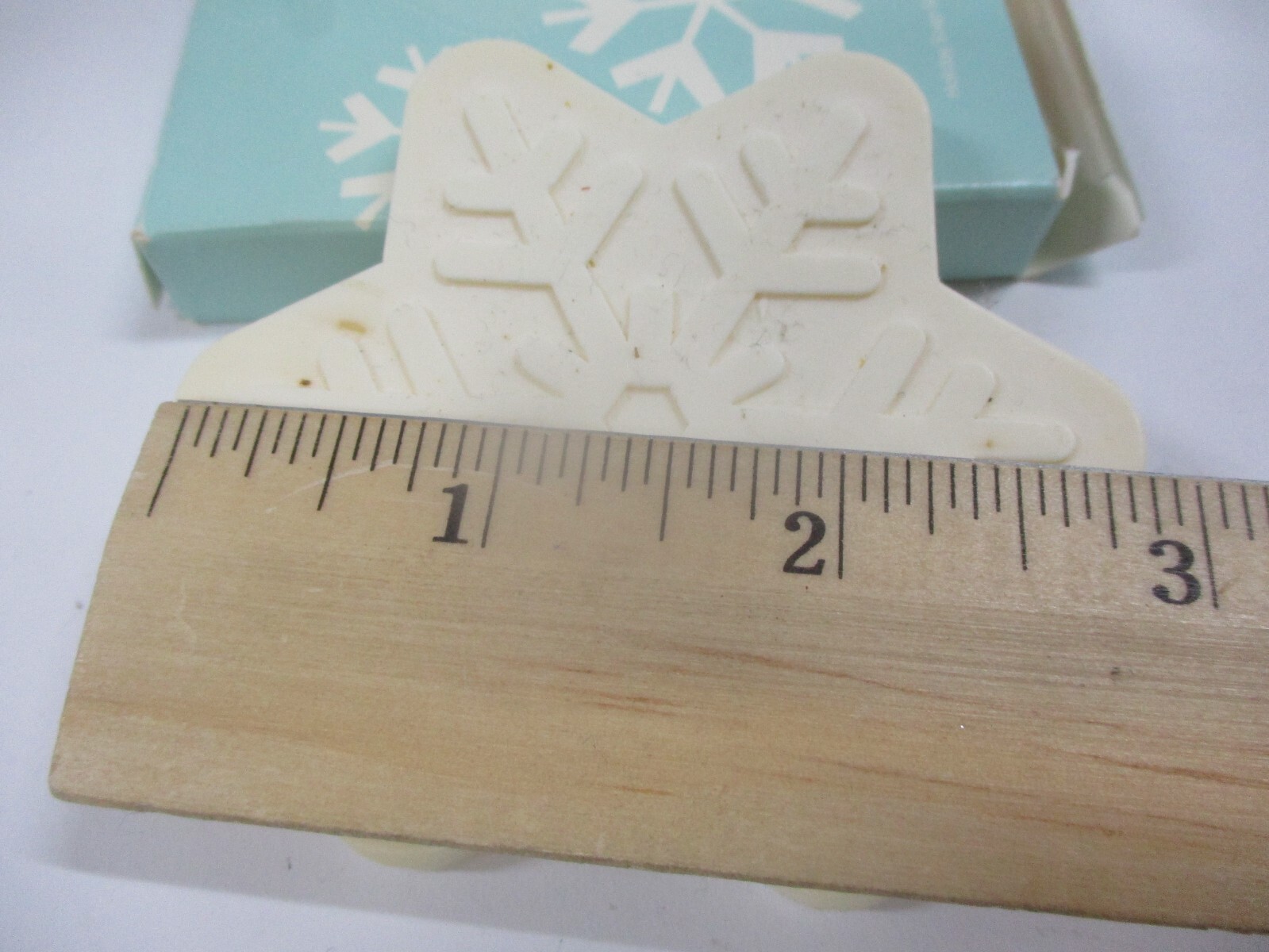 One Little Avon Apple-Cranberry Snoflake Shape Piece of Soap