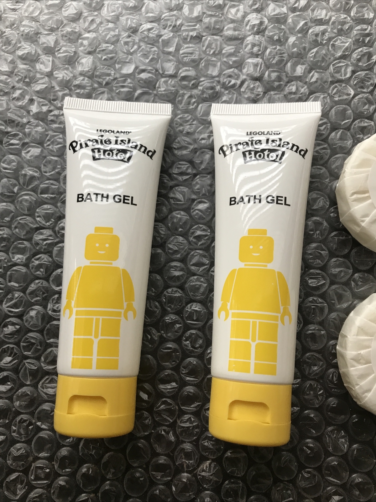 6 LEGOLAND LEGO PIRATE HOTEL RESORT BATH GEL & BAR SOAP SET! Bathroom Minifigure