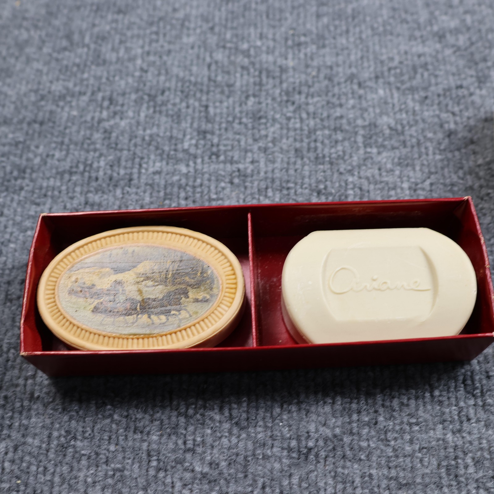 Vintage Avon 1876 Winterscapes Currier & Ives Fragranced Soaps Set 2 Bars 6oz
