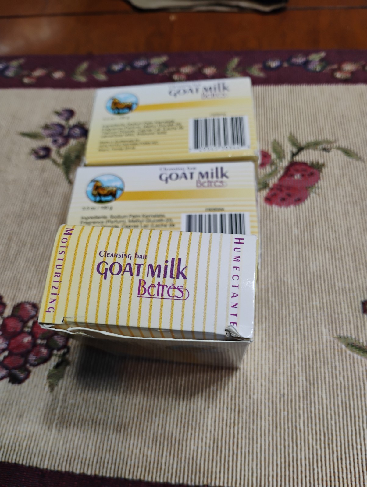 Lot Pack of 3 Goat Milk Moisturizing Bar Soap 3.5 oz. Jabon Leche de Cabra