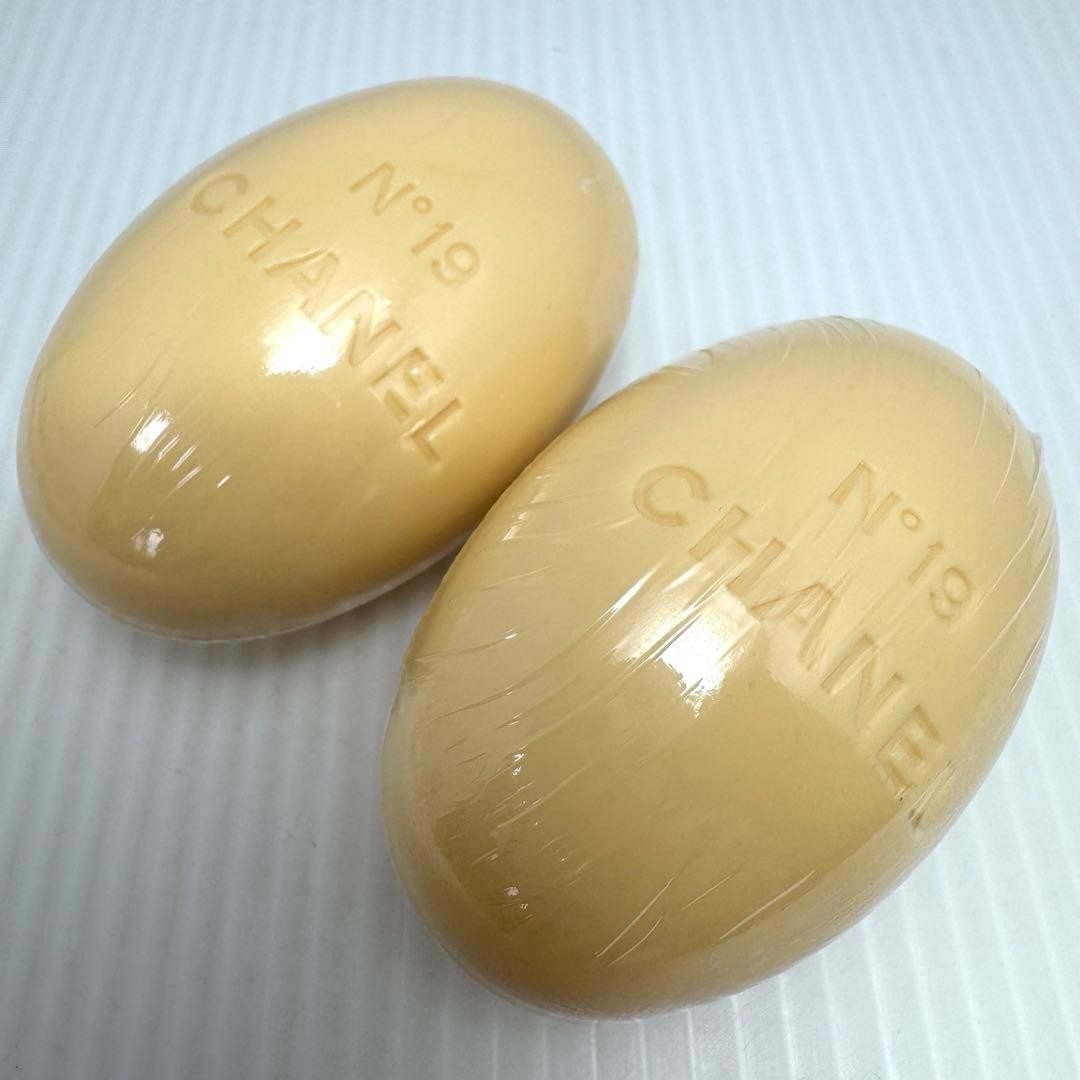 Unused CHANEL No. 19 Savon Soap100g & Perfume Set (Soap) 4.5ml from Japan