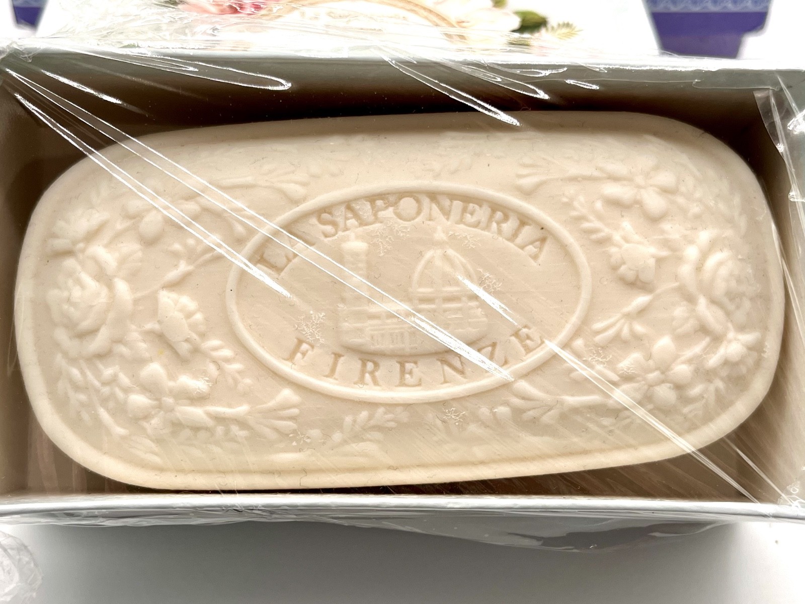 2-LA SAPONERIA FIRENZE SCENTED SOAP SETS-GARDENIA GIFTBOX/LAVENDER GIFT BOX OF 3