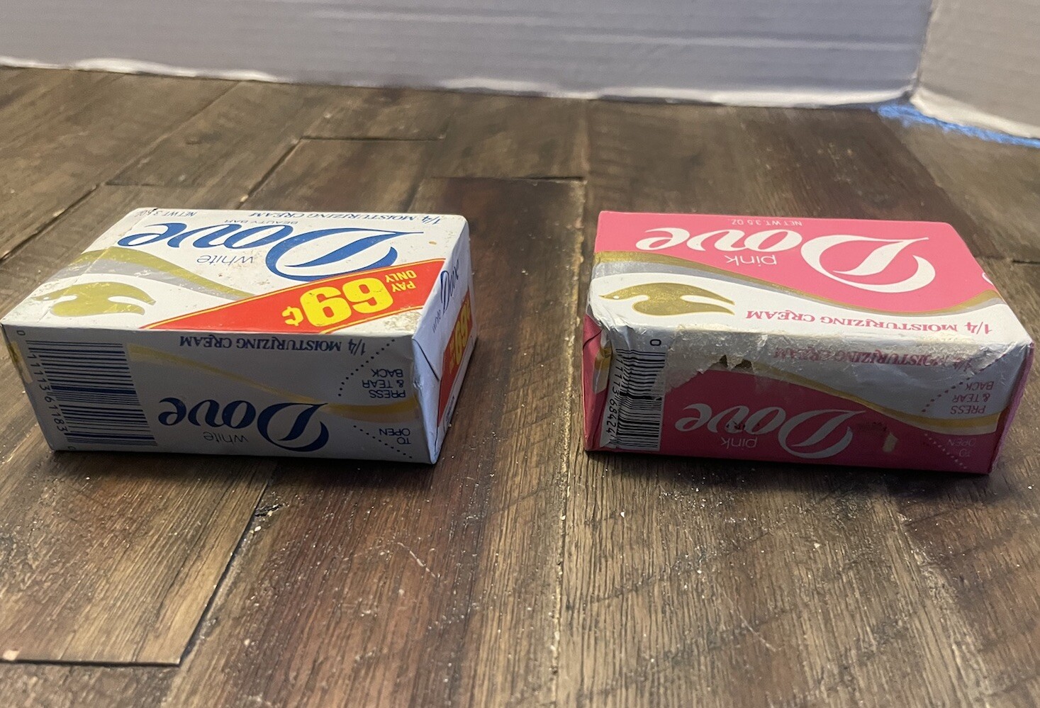 (2) Vintage Dove Beauty Bar Soap 3.5 Oz Pink & White *New Old Stock /NOS* Prop