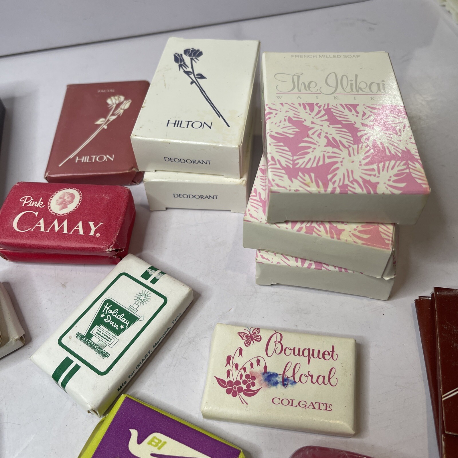 Lot of 28 Miscellaneous HOTEL SOAP BARS Travel Various Types – Brands – + Extras
