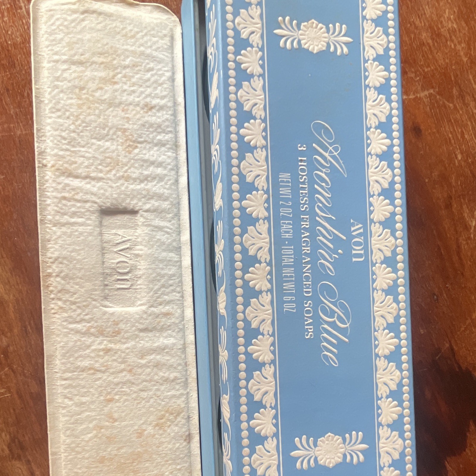 Avon Avonshire Blue Fragranced Bar Soap Multipack 3 x 2 oz Blue Floral Oval