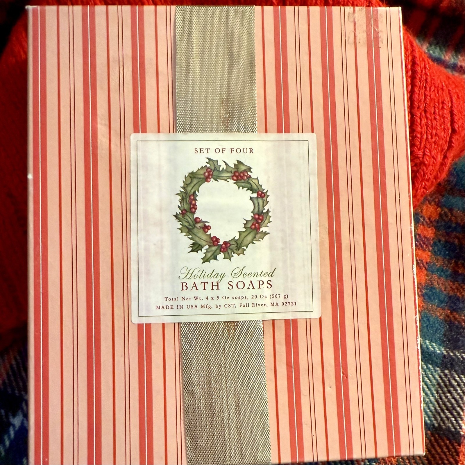 Bath Bar Soap Decorative Christmas Red 4 Vtg Holiday Scent CST Toiletries Oval