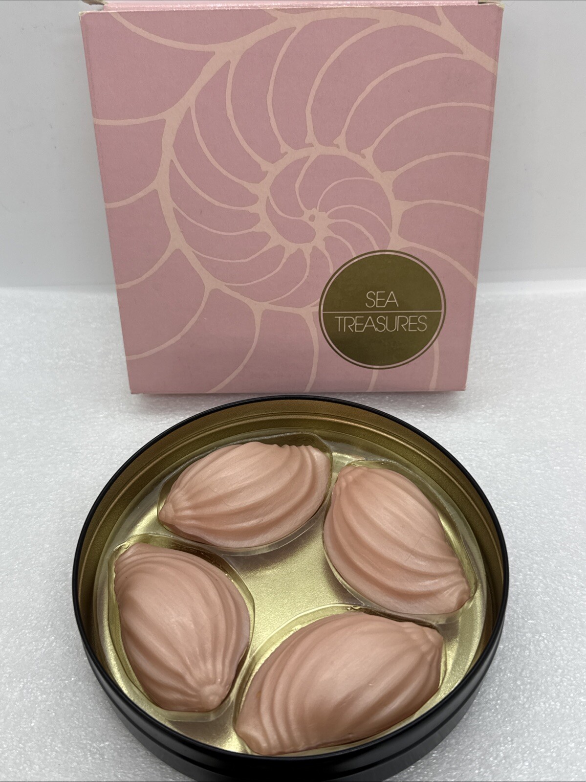 Vintage 1986 Avon Sea Treasures Set Of 4 Pink Seashell Bar Soaps With Tin