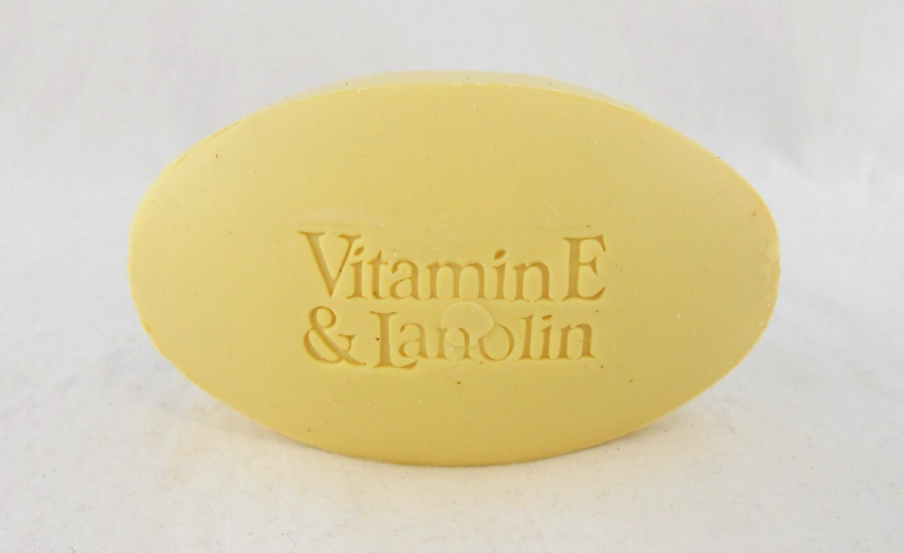 Jergens Vitamin E Lanolin Skin Conditioning Bath Bar Soap 3.5 oz New 2 Pack 1989