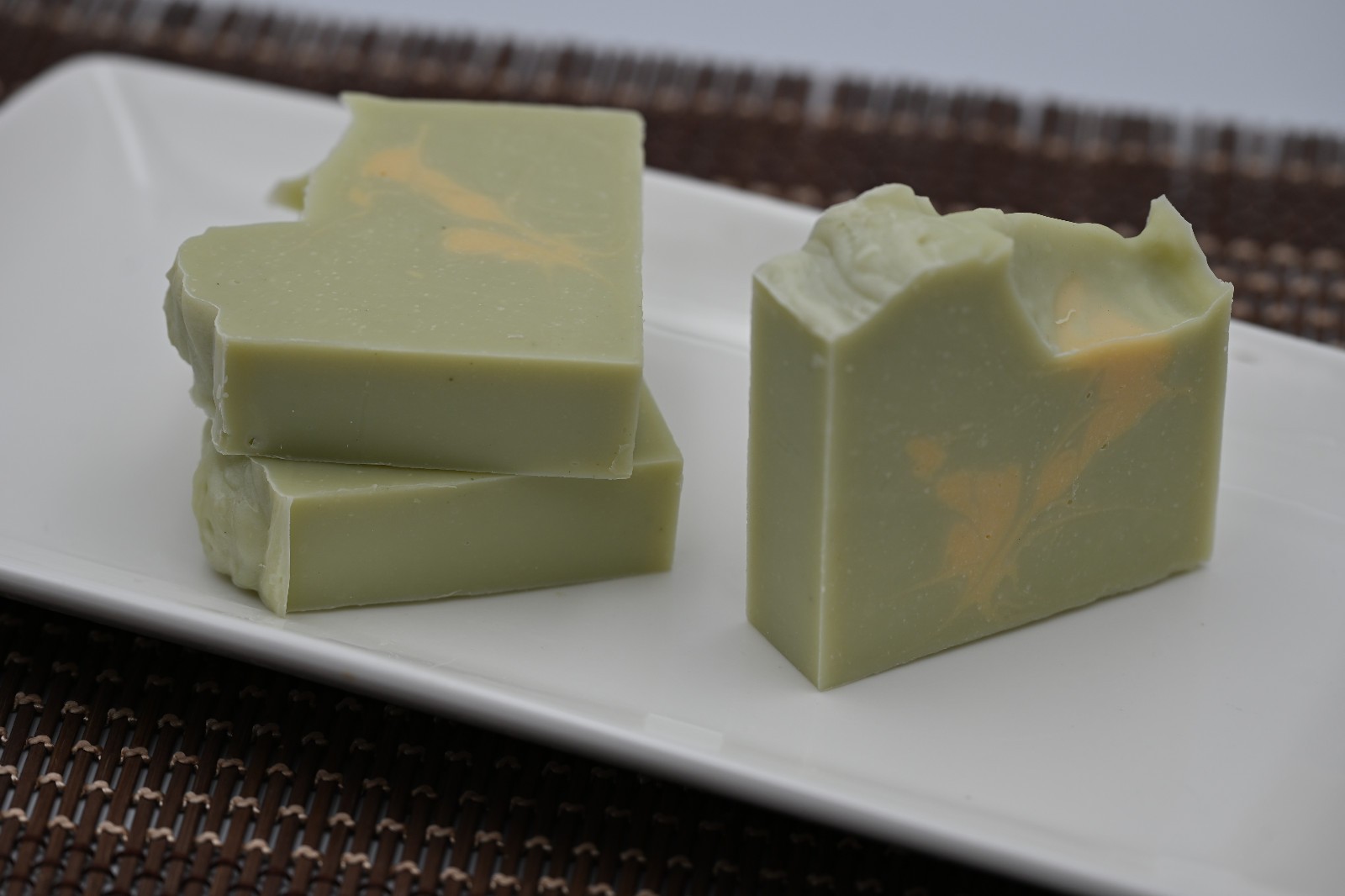 Le Luxe Lather, Luxury Artisan Soap, “Betty-Jo”.. Honey Scent..