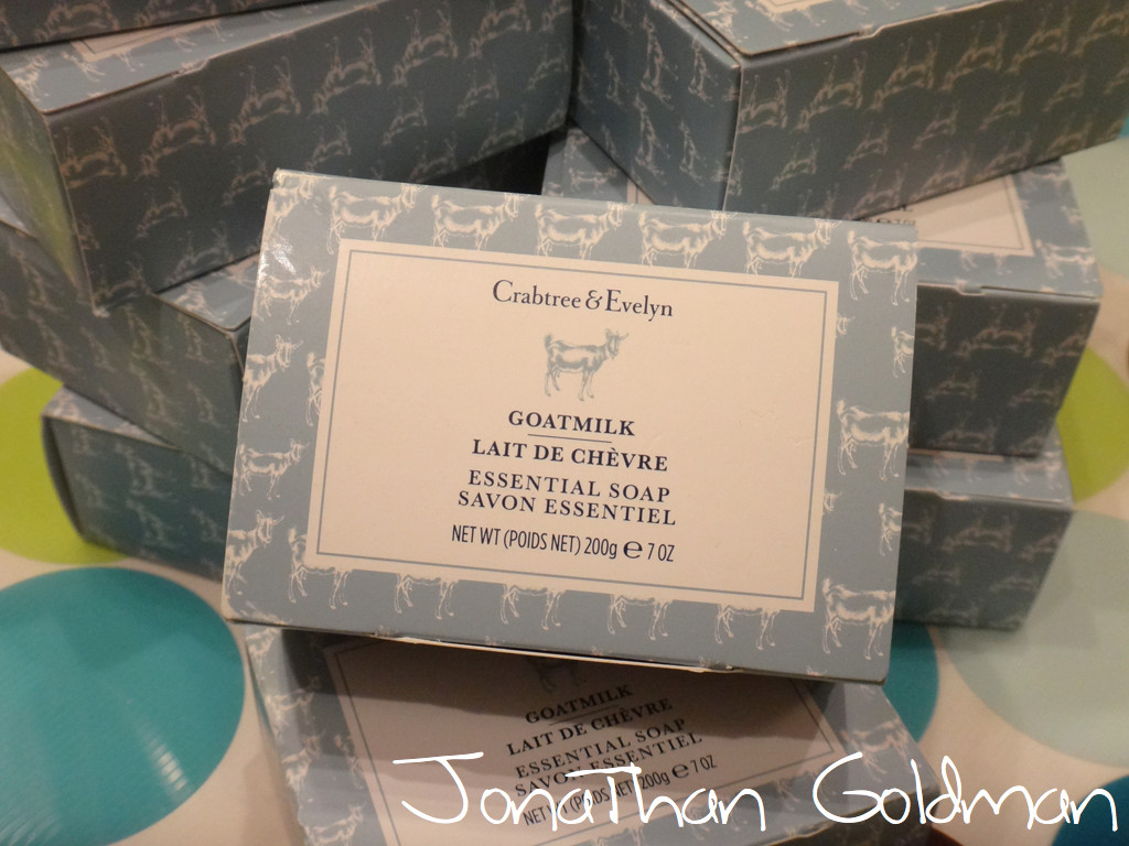 Crabtree & Evelyn Goatmilk Goat Milk Essential Soap Bath Bar 7oz 200g NEW
